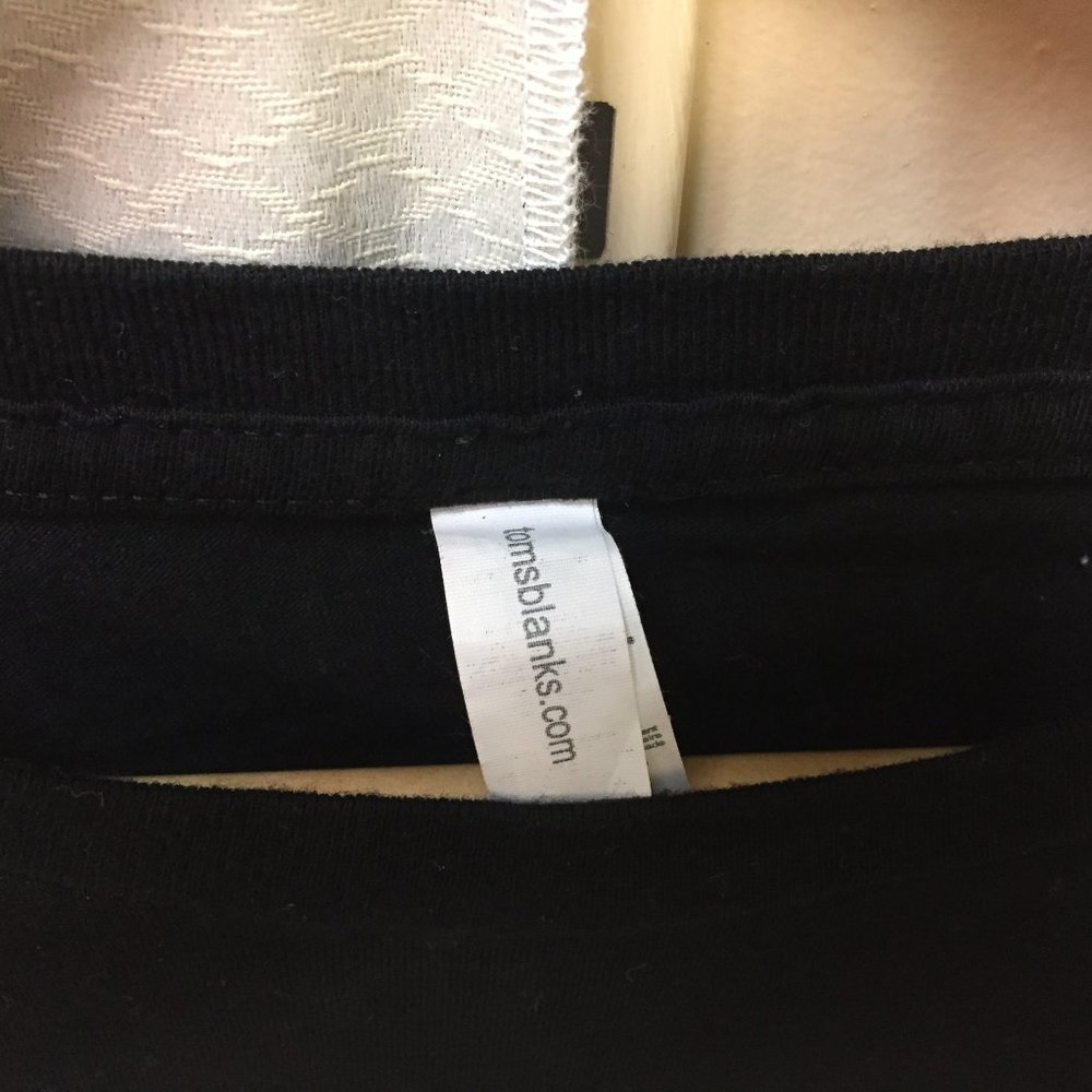 Tomsblanks Free Hugs Black Mens Shirt XL - Picture 3 of 6